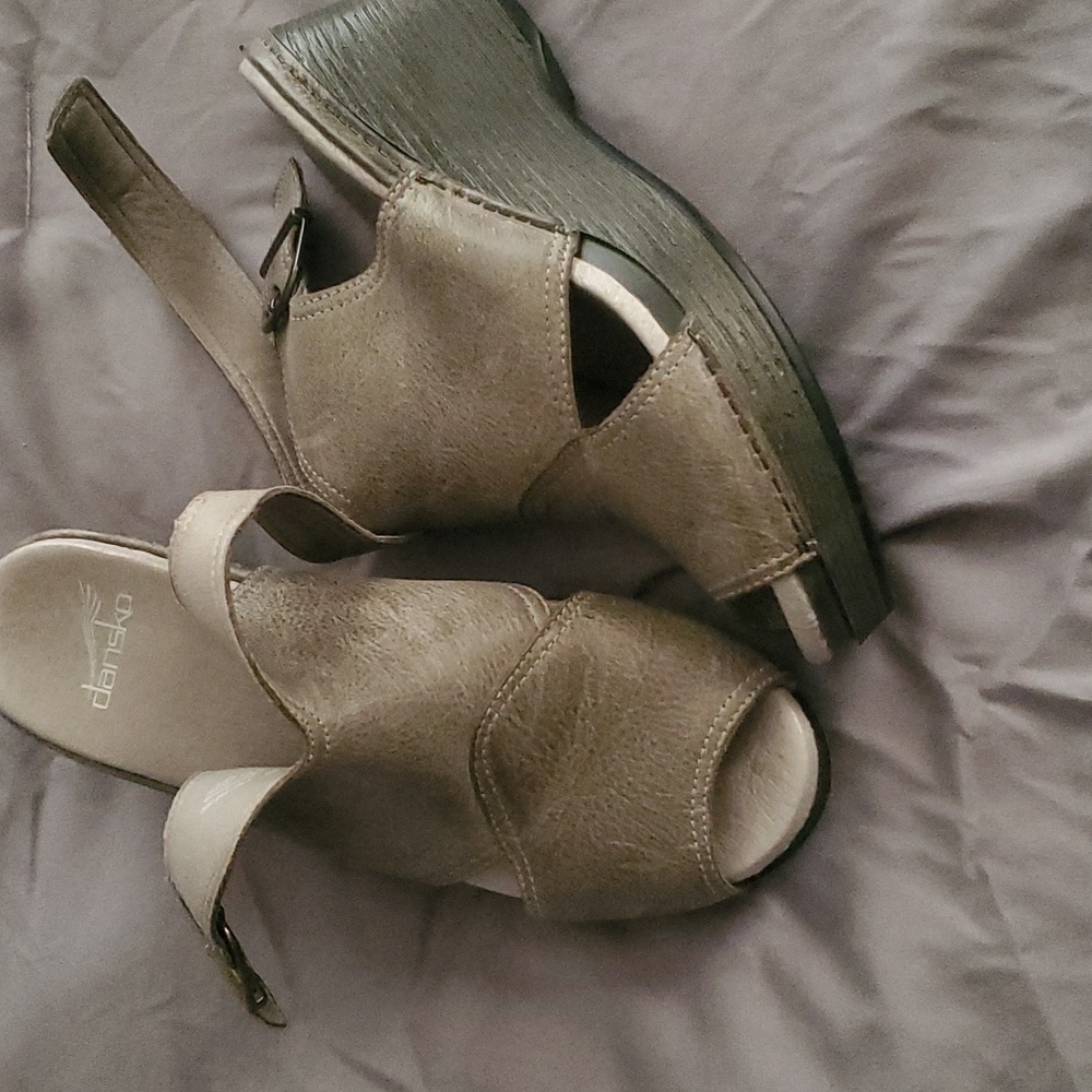Dansko  size 39  silver gray